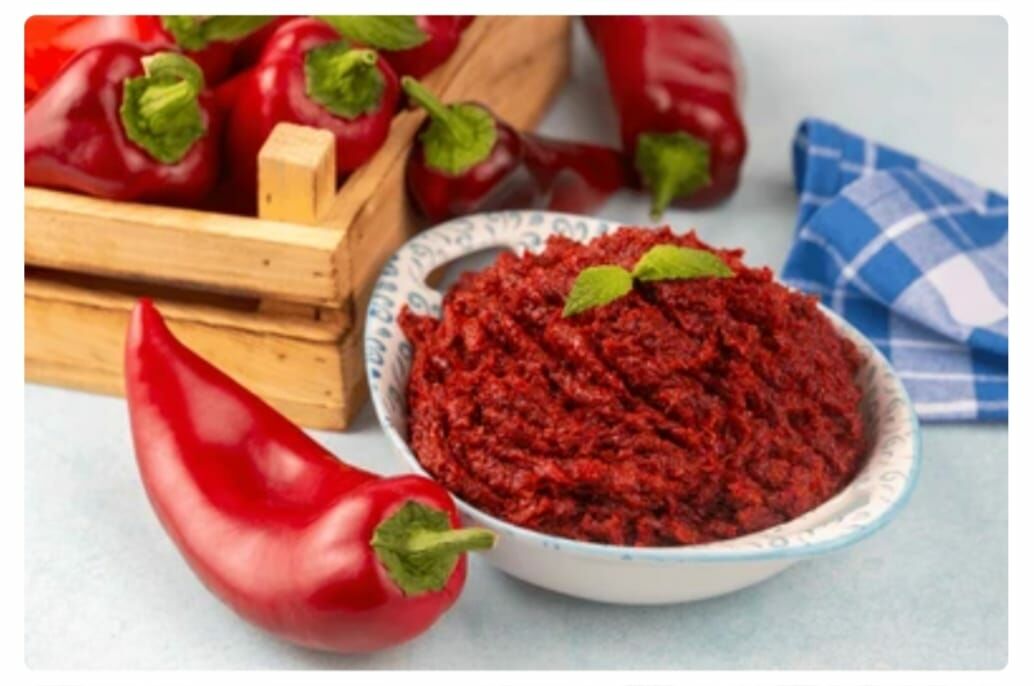 Acı Biber Salçası